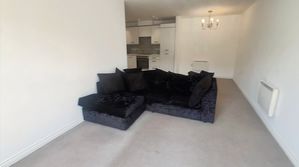 Lounge Kitchen- click for photo gallery